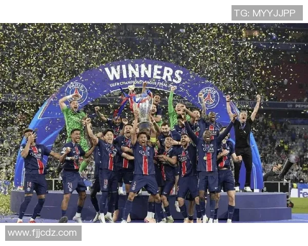 意甲激战：尤文图斯大胜巴黎圣日耳曼红牌事件引发全场热议与数据分析