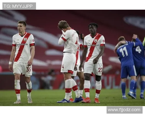 德甲激战利物浦险胜莱比锡红牌争议引发全场热议 德甲激战利物浦险胜莱比锡红牌争议引发全场热议