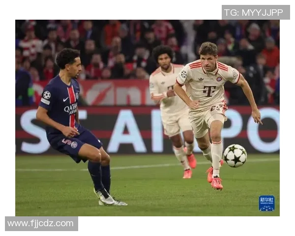 欧冠激战：拜仁与巴黎圣日耳曼1比1平局战术解析与精彩瞬间回顾