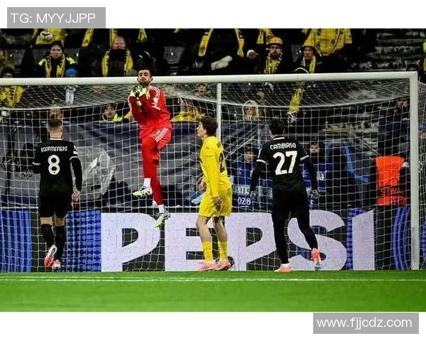 尤文图斯大胜巴黎圣日耳曼绝杀瞬间引发转会热议与全场欢呼 尤文图斯大胜巴黎圣日耳曼绝杀瞬间引发转会热议与全场欢呼