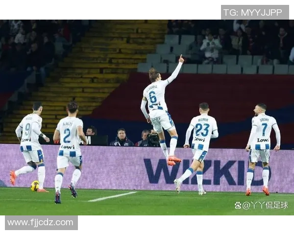 国王杯精彩对决AC米兰顽强逼平曼城引发全场狂欢