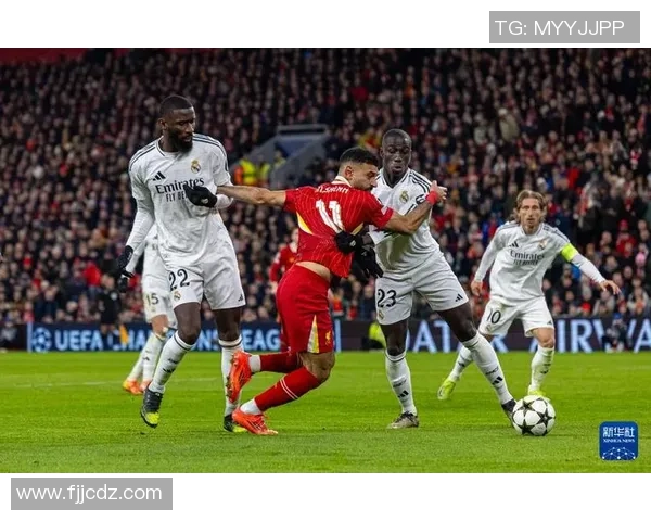 皇马友谊赛大胜利物浦3-0精彩瞬间回顾引发全场热烈反响