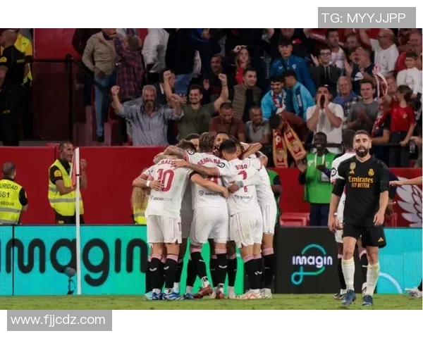 西甲激战AC米兰狂胜曼联四球大捷帽子戏法引爆全场热情 西甲激战AC米兰狂胜曼联四球大捷帽子戏法引爆全场热情